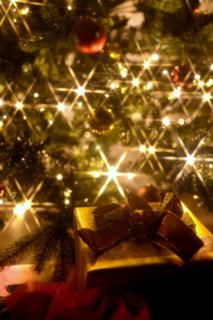 クリスマスツリーとプレゼントBOX